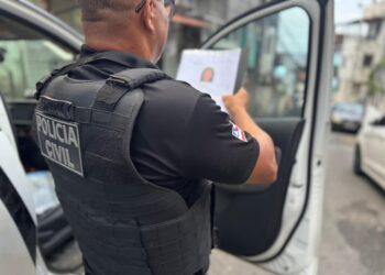 home-e-preso-por-armazenar-pornografia-infantil-e-armas-em-feira-de-santana