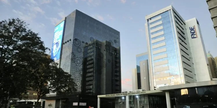 projeto-busca-liberar-recursos-do-fnde-parados-em-estados-e-municipios-para-projetos-educacionais