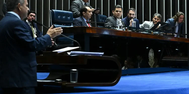 senado-aprova-lei-que-proibe-descontos-associativos-em-beneficios-do-inss