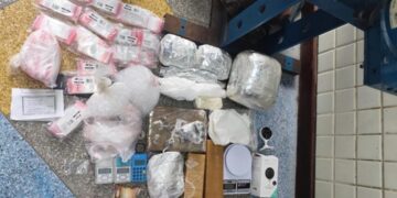 dupla-suspeita-de-trafico-e-presa-pela-pm-em-piraja