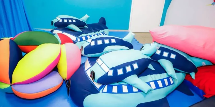 inclusao-nos-aeroportos:-fortaleza-(ce)-inaugura-sala-multissensorial-para-passageiros-com-tea