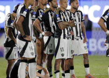 lanus-supera-atletico-mg-nos-penaltis-e-e-bicampeao-da-sul-americana