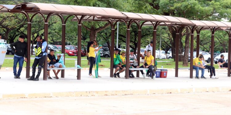 medico-e-advogados-visitam-bolsonaro-antes-de-audiencia-de-custodia