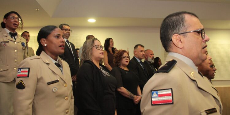 profissionais-da-seguranca-publica-sao-homenageados-com-medalhas-do-magisterio-policial-e-do-merito-da-inteligencia