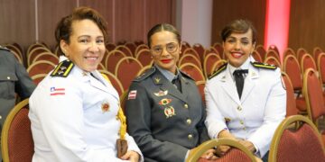 corpo-de-bombeiros-da-bahia-entrega-170-medalhas-a-autoridades-civis-e-militares