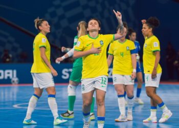 brasil-goleia-italia-e-esta-nas-quartas-da-copa-do-mundo-de-futsal