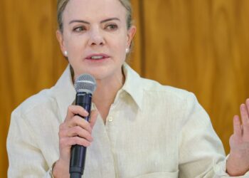 “perde-o-brasil”,-diz-gleisi-sobre-derrubada-de-vetos-do-licenciamento