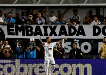 brasileirao:-neymar-marca,-santos-vence-e-deixa-zona-de-rebaixamento