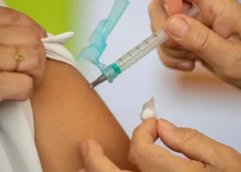 infogripe:-casos-de-srag-recuam-no-pais,-mas-vacinacao-ainda-e-essencial