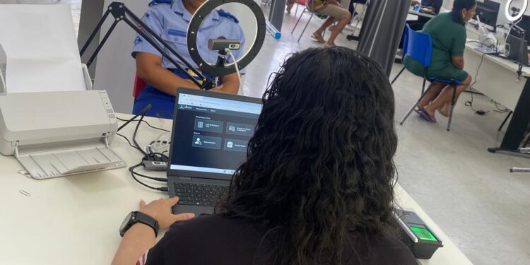 policia-tecnica-emite-a-nova-carteira-de-identidade-nacional-durante-acao-em-salvador