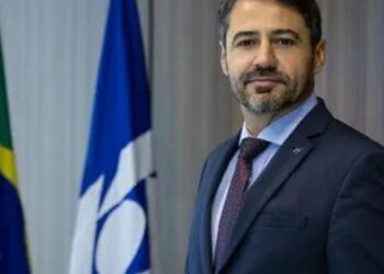 cgu-demite-ex-chefe-da-receita-que-atuou-no-caso-de-joias-sauditas