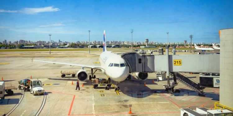 companhias-aereas-brasileiras-que-assumirem-compromissos-de-descarbonizacao-poderao-acessar-credito-para-comprar-querosene-de-aviacao