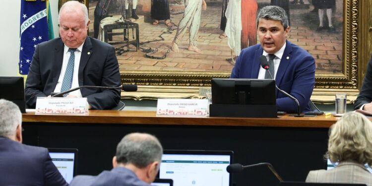 pedido-de-vista-adia-votacao-de-parecer-sobre-mandato-de-zambelli
