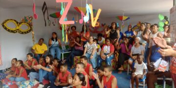 coral-e-teatro-da-pm-se-apresentam-na-feira-literaria-de-terra-nova