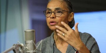 marina-silva-sofre-fratura-em-vertebra-lombar