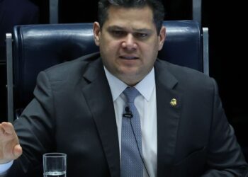 alcolumbre-critica-decisao-de-gilmar-mendes-sobre-impeachment-no-stf