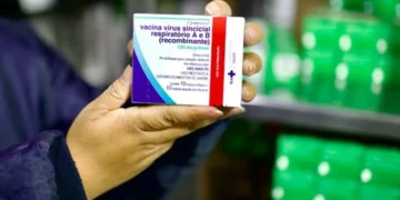 vacina-contra-o-virus-sincicial-respiratorio-comeca-a-ser-distribuida-em-todo-o-pais
