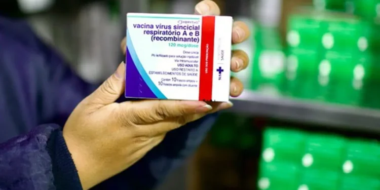 vacina-contra-o-virus-sincicial-respiratorio-comeca-a-ser-distribuida-em-todo-o-pais