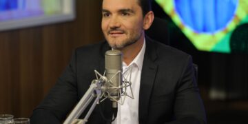 uniao-brasil-decide-expulsar-ministro-celso-sabino-da-legenda