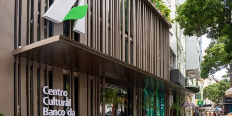 centro-cultural-banco-da-amazonia-exibe-exposicao-de-hiromi-nagakura-com-curadoria-de-ailton-krenak,-em-belem-(pa)