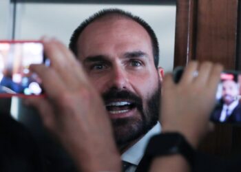 motta-notifica-eduardo-bolsonaro-sobre-processo-de-perda-do-mandato