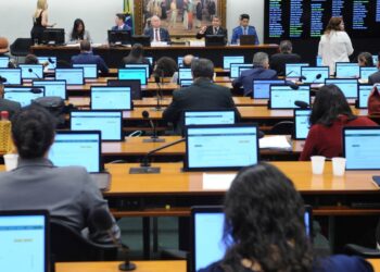 ccj-da-camara-aprova-cassacao-de-carla-zambelli