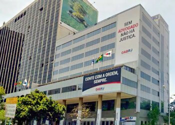 alerj-aprova-dispensa-de-terno-e-gravata-no-verao-em-audiencia-publica