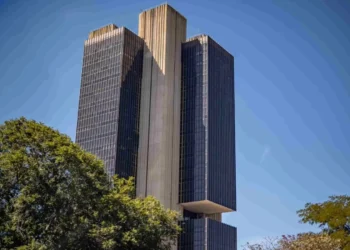 manutencao-da-selic-em-15%-compromete-crescimento-economico-ao-inibir-credito-e-investimento,-diz-cni