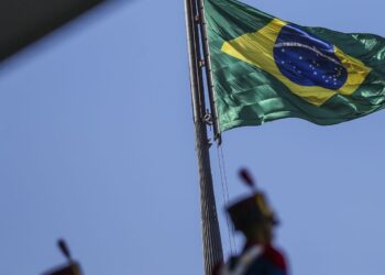 politicos-e-autoridades-celebram-queda-da-lei-magnitsky-contra-moraes