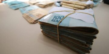 ssp,-mp,-pm-e-pc-capturam-traficante-baiano-com-carro-de-luxo-e-r$-100-mil-em-especie