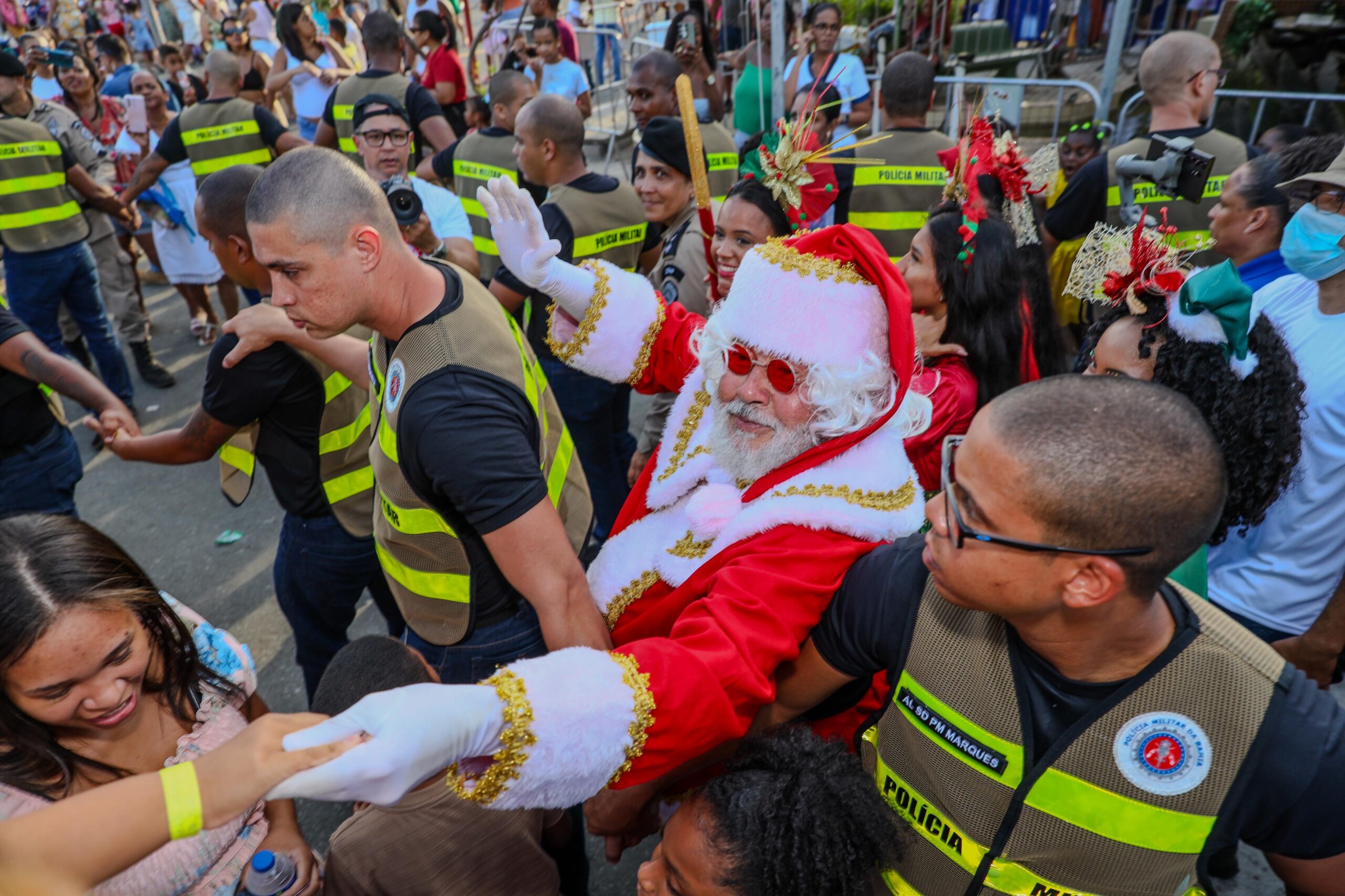 em-mais-um-ano-o-natal-solidario-da-pmba-leva-alegria-as-criancas-e-familias