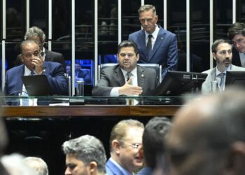 senado-aprova-reducao-da-pena-de-condenados-pelo-8/1-e-trama-golpista