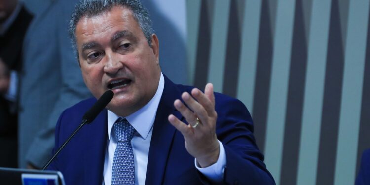 agenda-economica-e-social-do-governo-priorizou-maioria,-diz-rui-costa