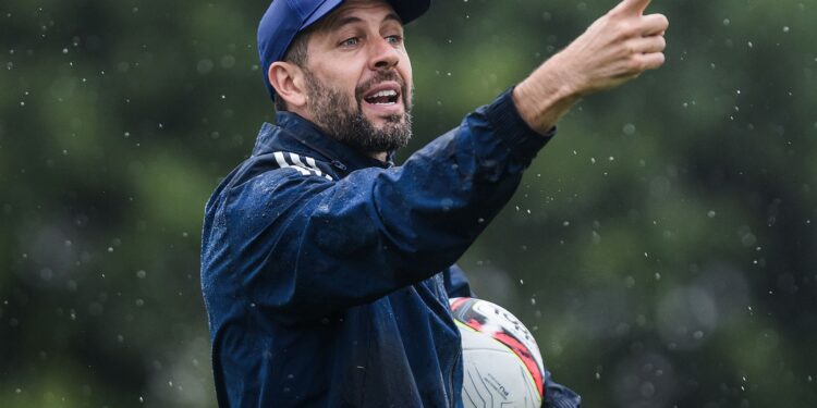 internacional-anuncia-a-contratacao-do-uruguaio-paulo-pezzolano