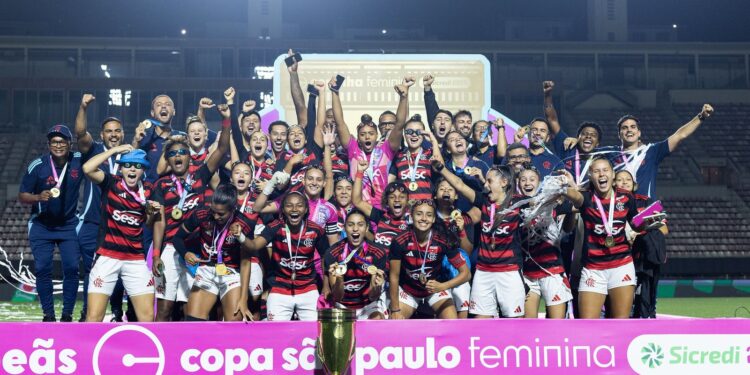 flamengo-goleia-gremio-e-conquista-copinha-feminina