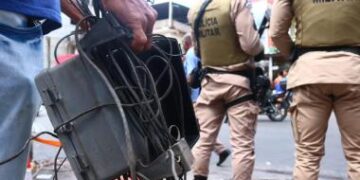 forcas-estaduais-da-seguranca-realizam-acao-de-combate-a-possiveis-ligacoes-clandestinas-de-internet-e-de-videomonitoramento-em-marechal-rondon