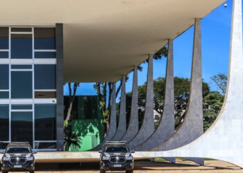 pgr-descarta-ilicitude-e-arquiva-pedido-para-investigar-moraes