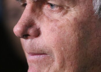 com-crise-persistente-de-solucos,-bolsonaro-faz-nova-cirurgia