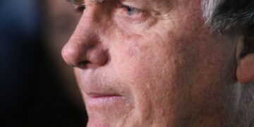 com-crise-persistente-de-solucos,-bolsonaro-faz-nova-cirurgia