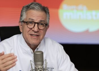 nada-justifica-conflitos-acabarem-em-bombardeio,-diz-ministro-da-saude