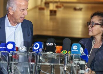 cem-turistas-brasileiros-deixaram-a-venezuela-apos-ataque-dos-eua