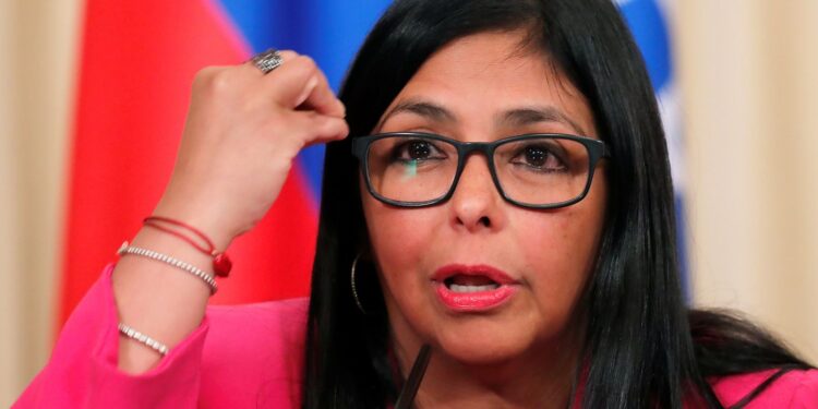 presidente-interina-da-venezuela-defende-agenda-de-colaboracao