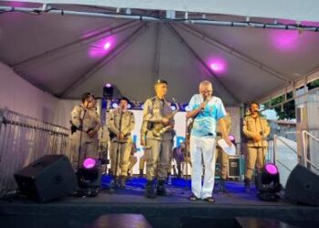 coral-da-pm-se-apresenta-na-lapinha-na-festa-de-reis