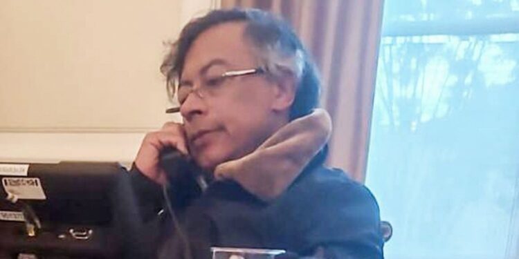 apos-ameacas-e-acusacoes,-trump-conversa-com-presidente-colombiano