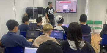 carreta-digital:-iniciativa-de-inclusao-tecnologica-capacita-quase-10-mil-jovens-em-dois-anos