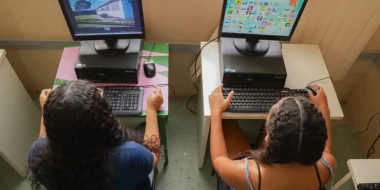 em-2025,-programa-computadores-para-inclusao-cria-mais-de-50-novos-laboratorios-de-informatica-em-mg