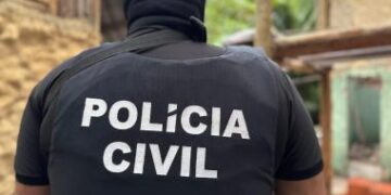 homem-e-preso-em-flagrante-por-porte-ilegal-de-arma-de-fogo-em-feira-de-santana