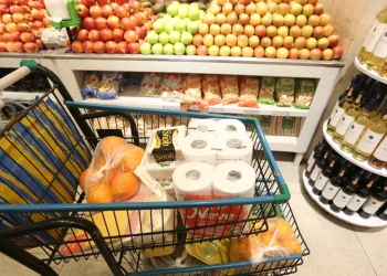 entre-recuos-e-altas-pontuais,-precos-dos-alimentos-fecham-2025-estaveis